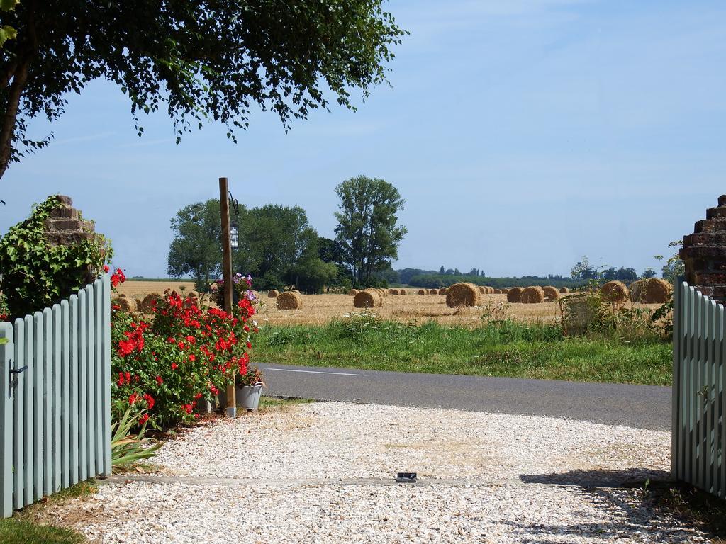 La Petite Saugere Villa Bosguerard-de-Marcouville Bagian luar foto